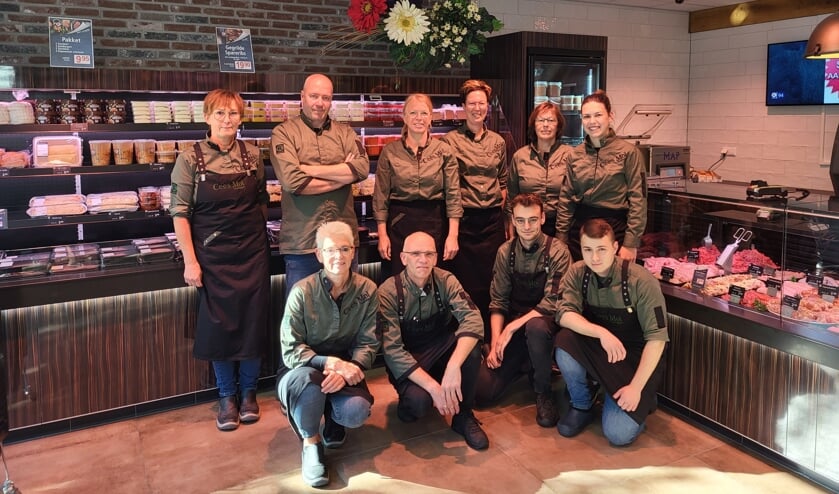 Vernieuwde slagerij Mol feestelijk geopend aan de Oostwal in Goes