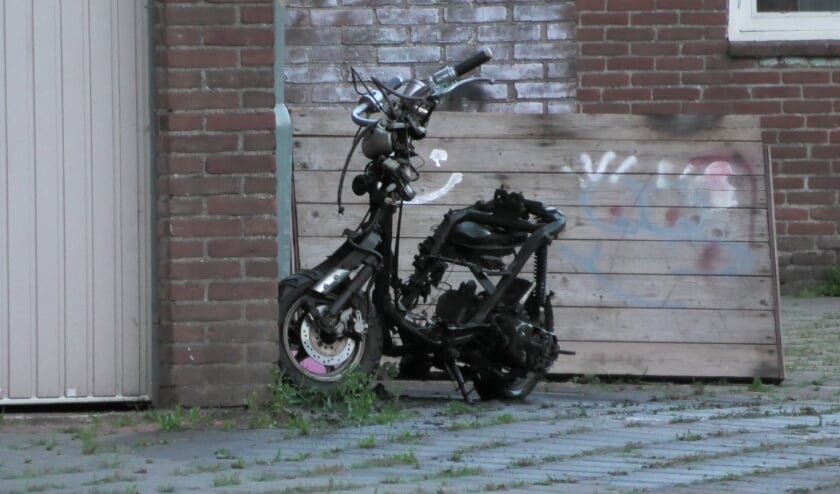 Scooter volledig uitgebrand in Middelburg