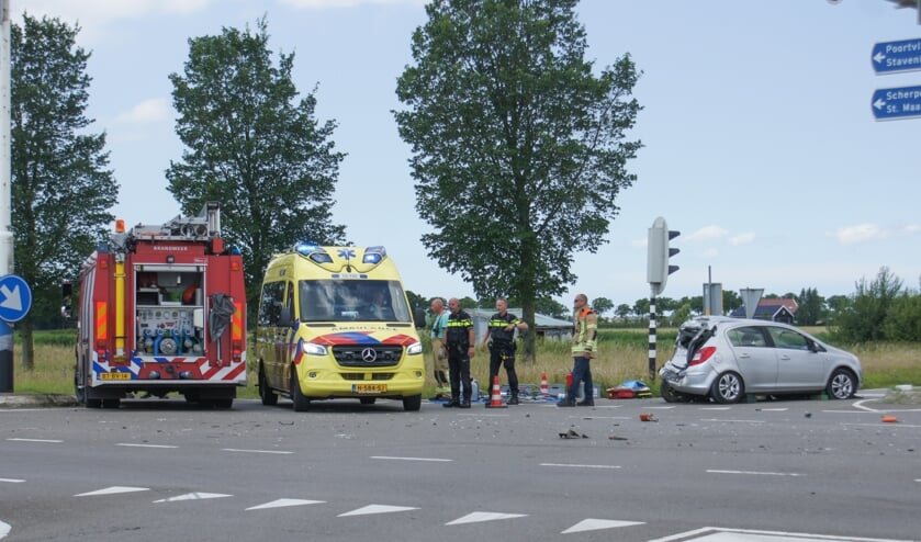 Traumahelikopter ter plaatse bij ernstig ongeval in Tholen, weg afgesloten