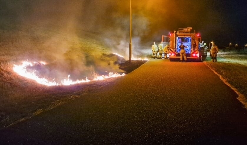 Brand aan Scheldemond bij Hansweert, vermoedelijk aangestoken