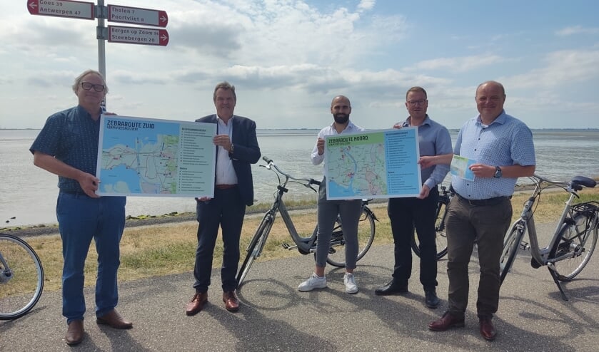 Wethouders trappen ZeBra-route officieel af bij Oesterdam
