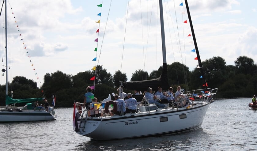 Jubileum van de jaarlijkse ARTI boottocht
