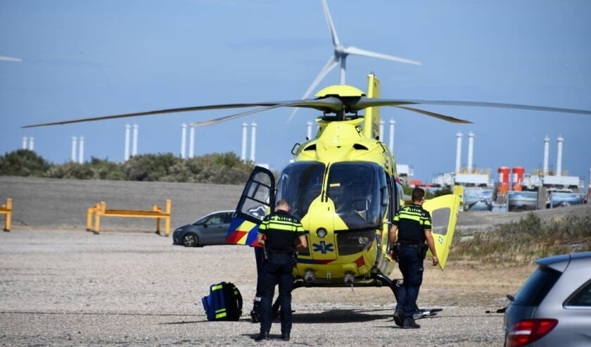 Traumahelikopter landt voor medische noodsituatie Veere