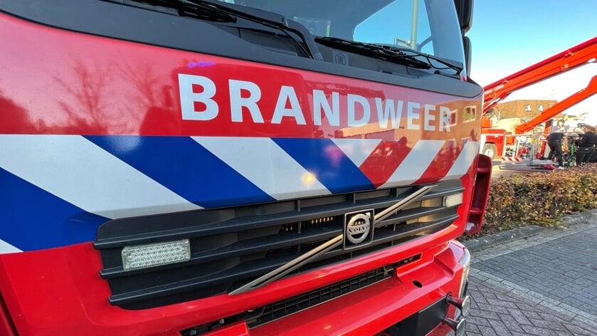Brandweer voert nacontrole uit na kleine brand in woning aan de Stoofdijk