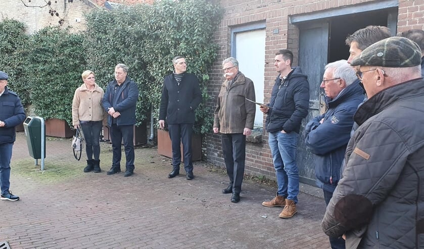 Project opschilderen voormalig tramhuisje in Tholen van start