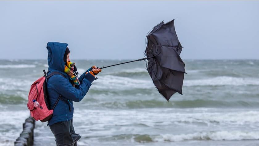 Code geel door plaatselijk zware windstoten