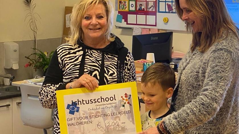Stichting Leergeld krijgt donatie van de Ichtusschool Vlissingen