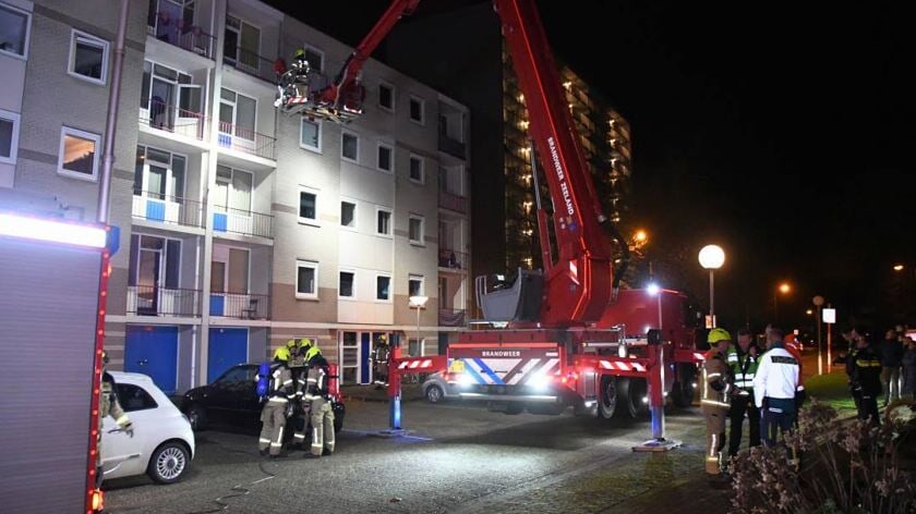 Een persoon gewond bij brand in flatgebouw aan de Troelstraweg