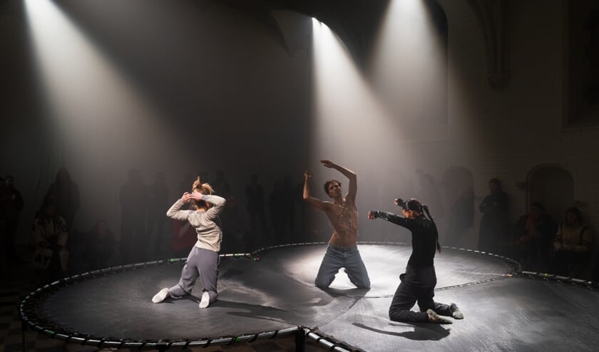 Performance 'Song Sing Soil' terug in Vleeshal