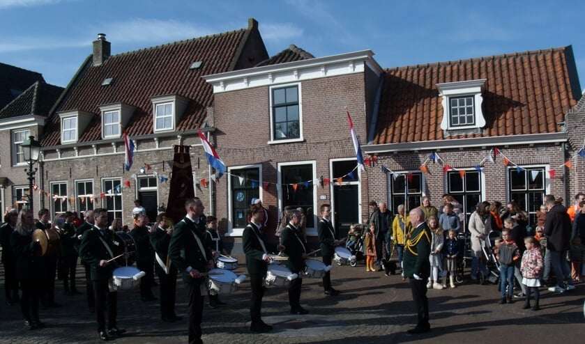 Koningsdag Tholen in volle gang