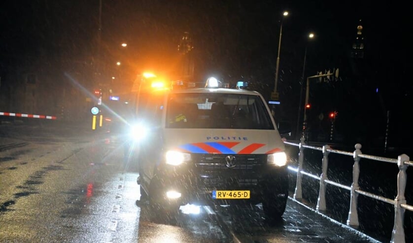 Omstanders redden fietser uit gracht in Middelburg