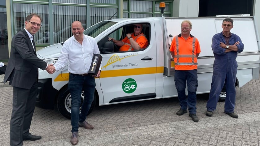 Gemeente Tholen neemt tweede elektrische afvalbus in ontvangst