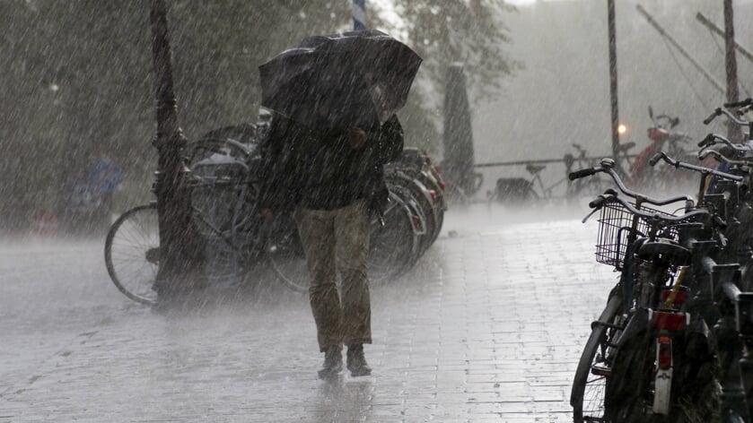 Regionaal kan een halve maandsom aan regen vallen, kans op wateroverlast