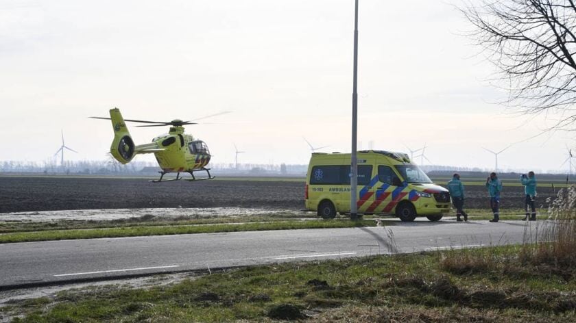 Traumahelikopter landt bij Arnemuiden voor medische noodsituatie in Vlissingen