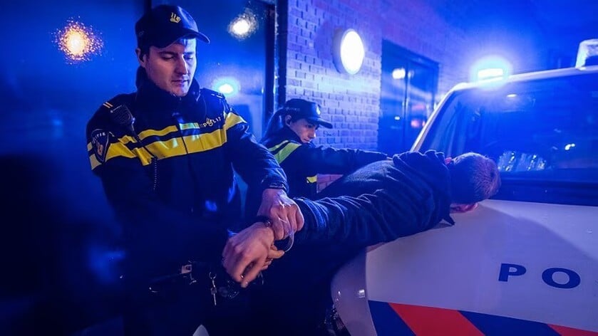 Belg met bivakmuts en wapen rond middernacht opgepakt bij Oude Vlissingseweg, ‘wilde iemand laten schrikken’