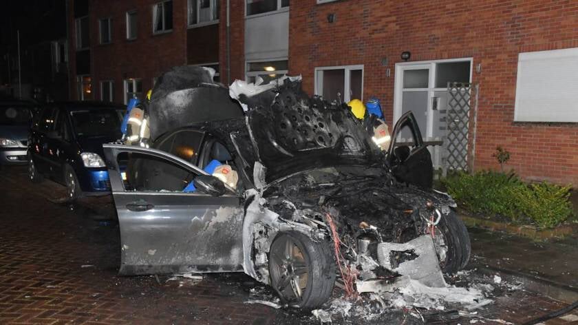Auto uitgebrand in Willem van de Veldelaan in Vlissingen
