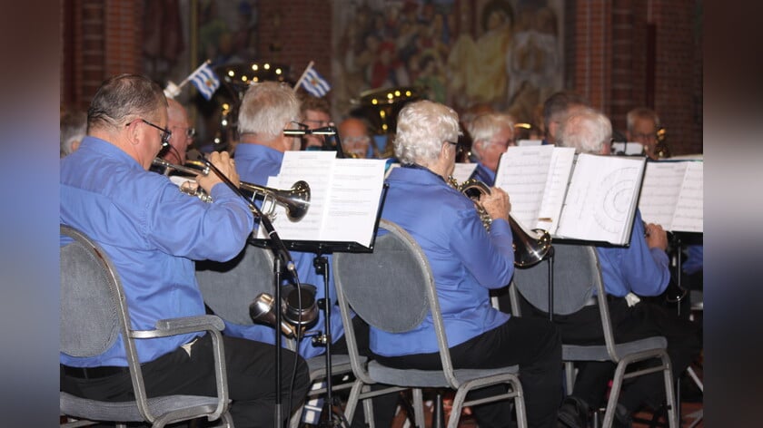 Uniek concert seniorenorkest gecombineerd met schilderijententoonstelling