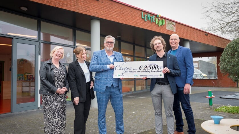 Lionsclub Kapelle-de Bevelanden doneert 2.500 euro aan Stichting Lentekind
