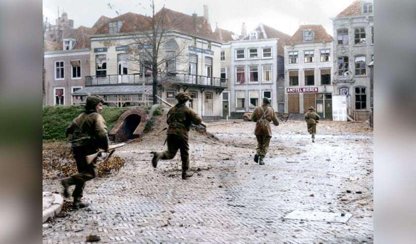 Tentoonstelling met ingekleurde oorlogsfoto's in Scheldehof
