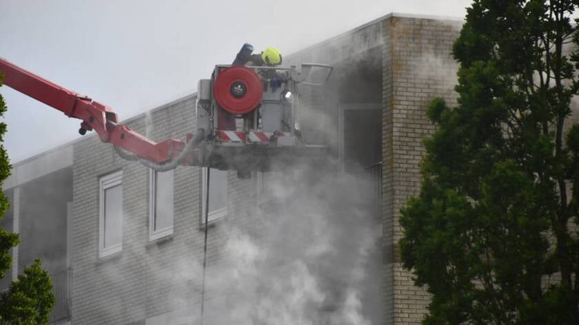 Tientallen bewoners niet terug na grote flatbrand Schaepmanstraat