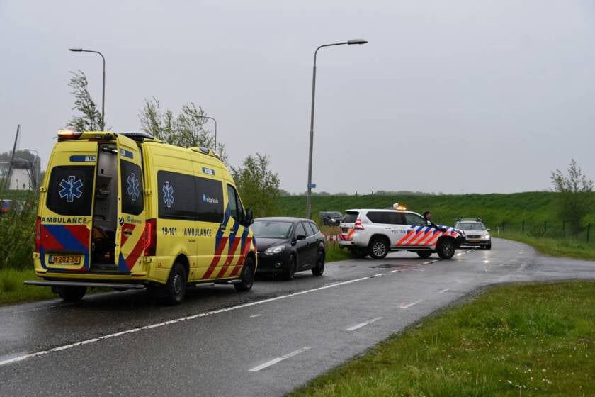 Auto in sloot N57 Nieuw-en Sint Joosland