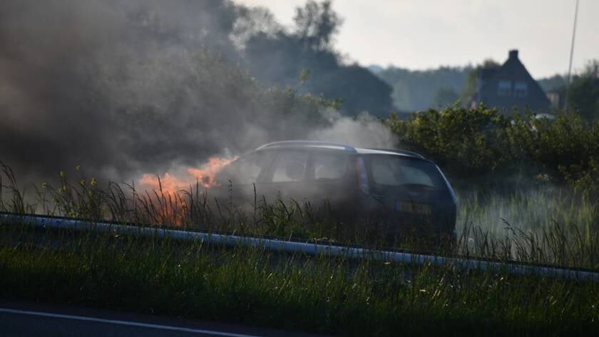 Auto uitgebrand op A58 's-Heer Arendskerke