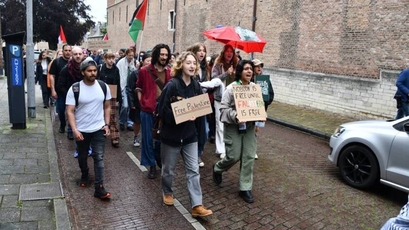 Water verandert in bloed tijdens pro-Palestinademonstratie