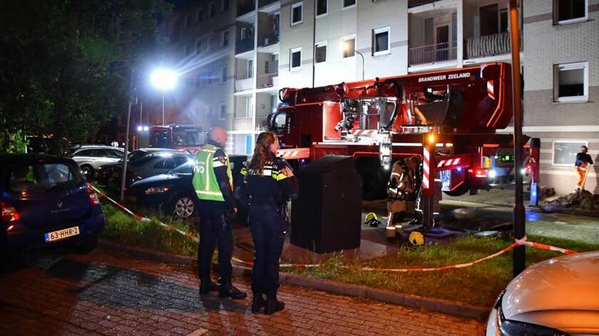 Acht woningen nog onbewoonbaar na grote flatbrand Schaepmanstraat