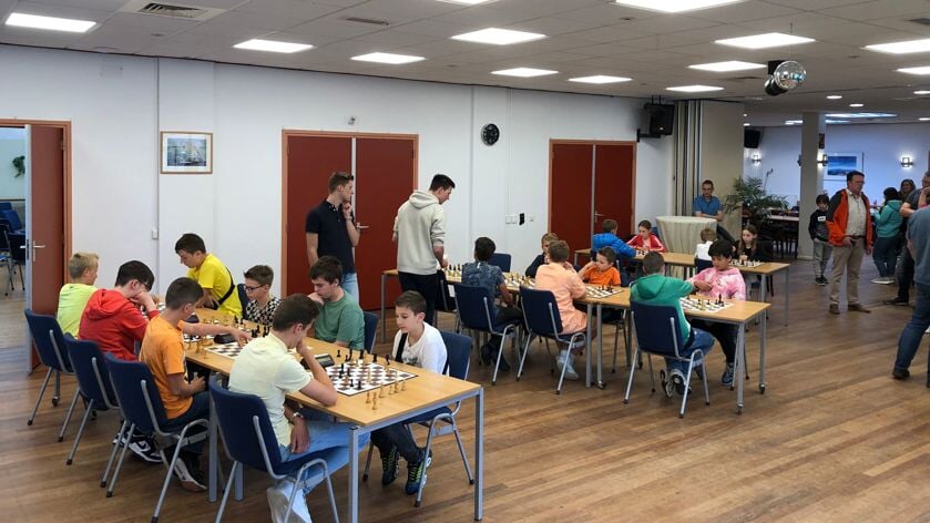 De Zwarte Dame in Kruiningen 'gastvrouw' halve finale schoolschaak