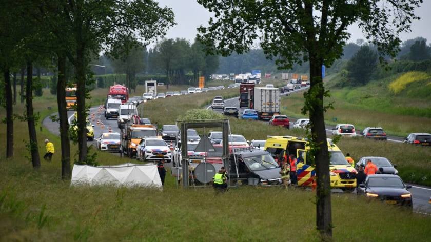 Onwel geworden man rijdt bij Kapelle van A58 en overlijdt