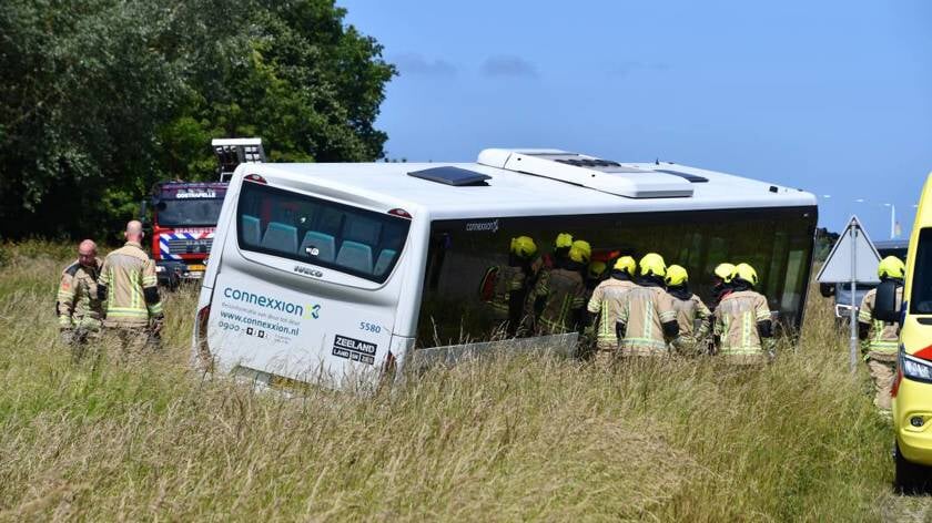 Ernstig ongeluk met bus N57 Serooskerke