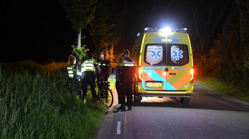 Hulpdiensten halen man uit sloot in Oostkapelle