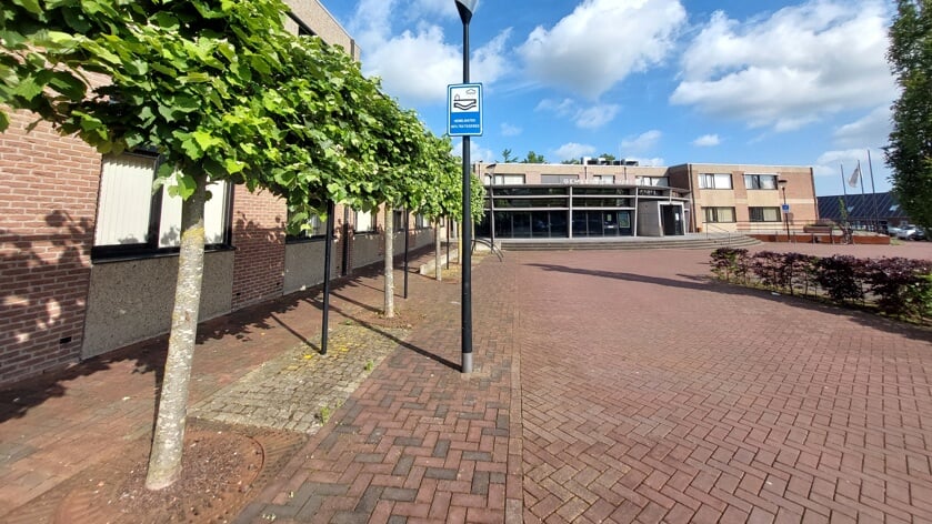 Gemeente Reimerswaal vergroot en verduurzaamt gemeentehuis in Kruiningen