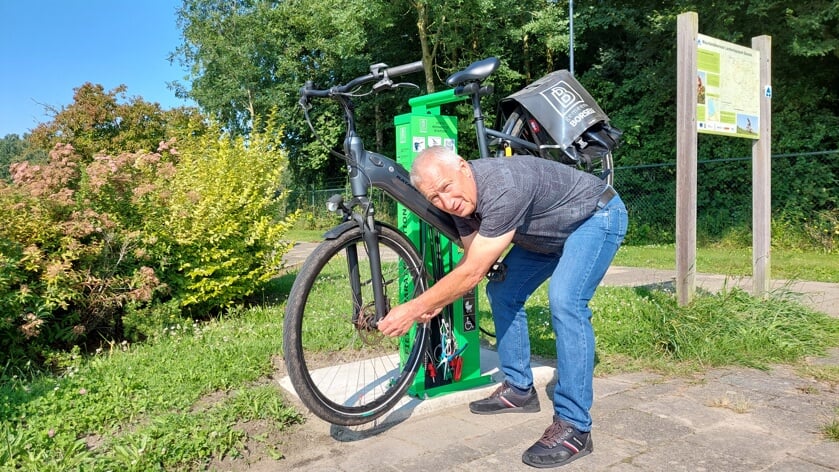 Borsele krijgt positieve reacties op fietsonderhoudstations: 'Als het een succes is, komen er misschien wel meer'