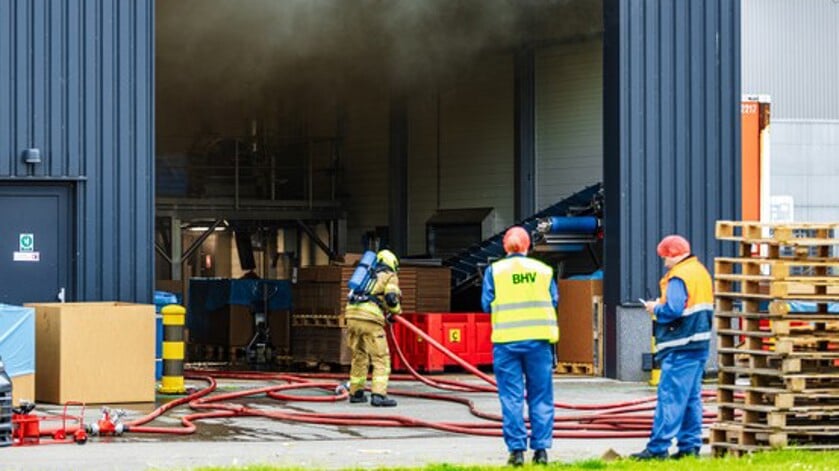 Grote brand bij uienverwerker in Kapelle; bijstand van brandweer uit Brabant
