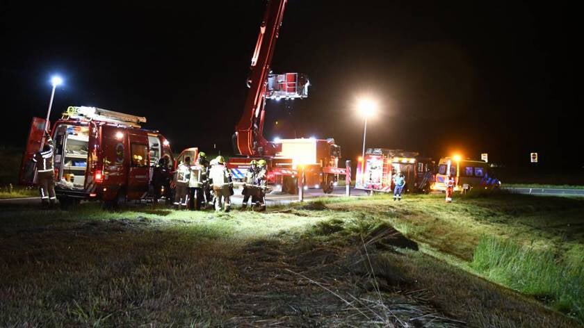 Auto te water bij oprit A58 Middelburg