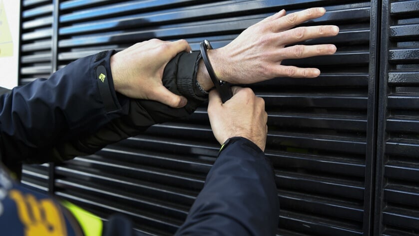 Man (45) gearresteerd voor winkeldiefstal Aagje Dekenstraat