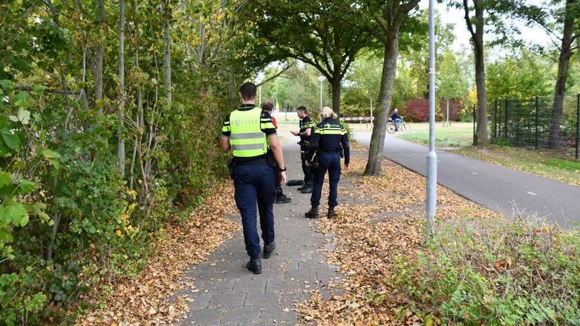 Persoon gezien met vuurwapen gelijkend voorwerp op Baskensburgplein