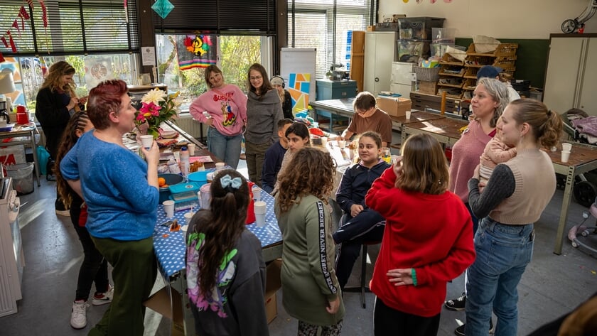 Bossenburgh viert verbinding met kookboek Buurtbrouwsels