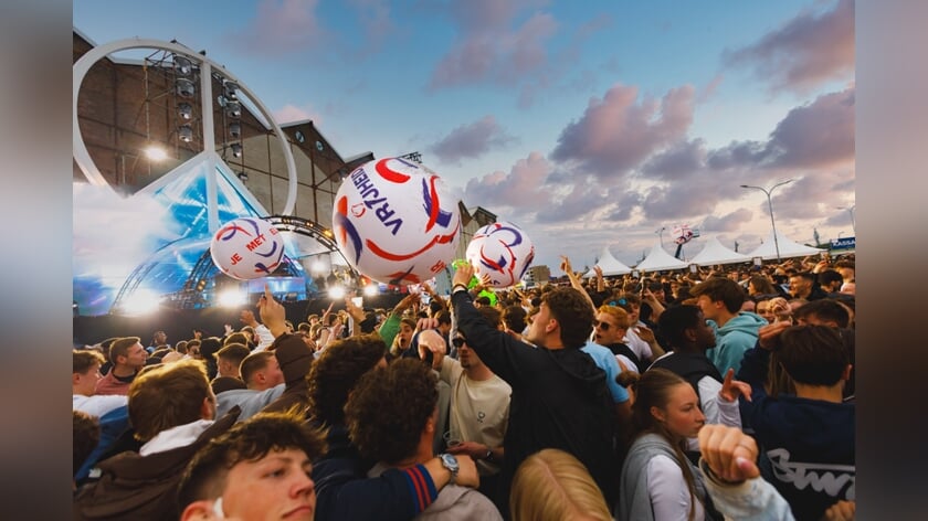 Vlissingen leeft toe naar groots Bevrijdingsfestival; extra vaarten Westerscheldeferry