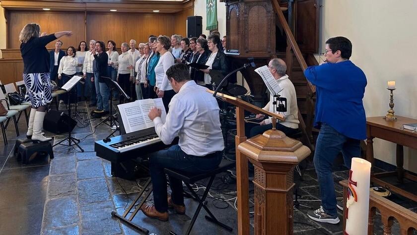 Gospelkoor Inspiration treedt op bij Leger des Heils
