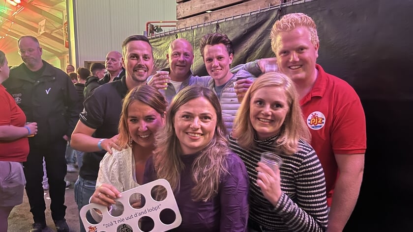 Schuurfeest van PJZ trekt feestvierders uit de hele regio naar Stalland [FOTOALBUM]