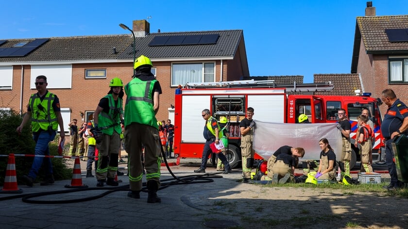 Jonge brandweerhelden trekken bekijks tijdens braderie in Sint Philipsland