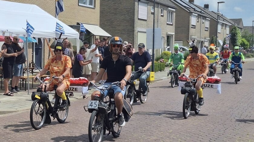 Traditionele solexrace Heinkenszand trekt weer veel bekijks