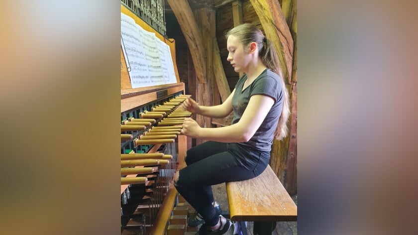 Jonge beiaardier geeft zomeravondconcert in Veere