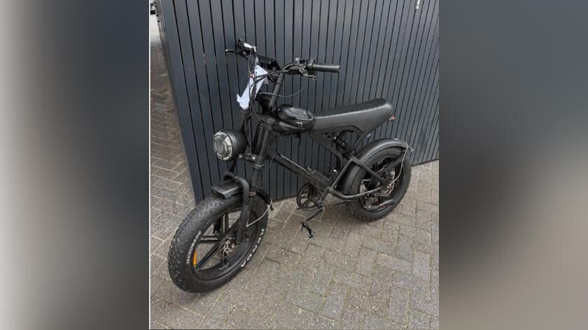Politie zoekt eigenaars van twee vermoedelijk gestolen fietsen