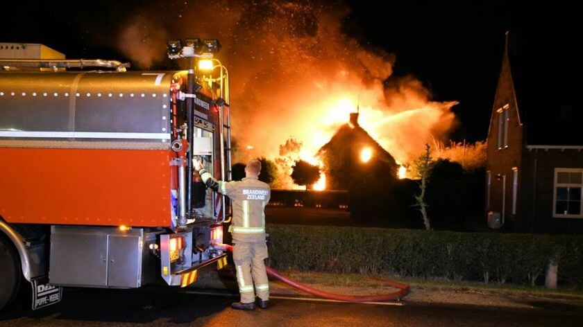 Dodelijk slachtoffer bij grote woningbrand aan Nassauweg