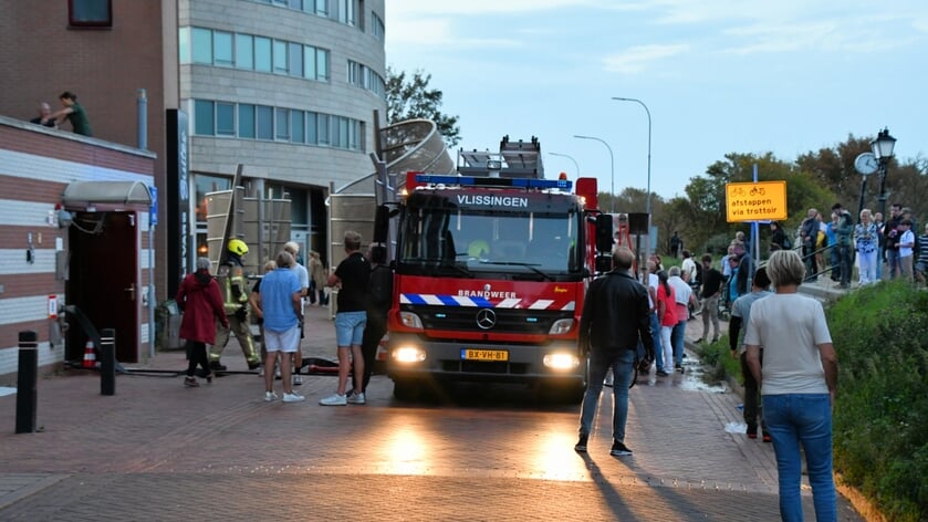 Brandweer rukt uit voor brand in Sardijntoren