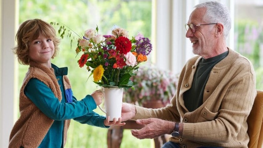 Bloemen tegen eenzaamheid op Grootouderdag