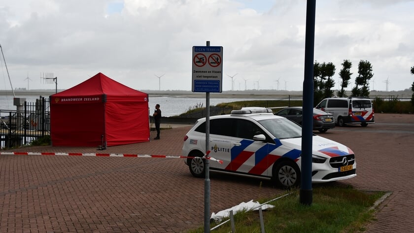Overleden persoon gevonden in water aan de Boulevard in Sint-Annaland